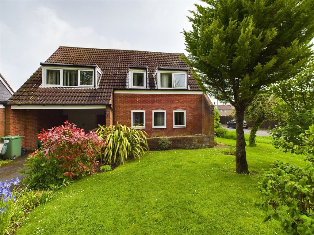4 bed detached house for sale in Arrowhead Close, Gloucester