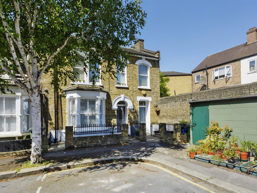2 bed flat for sale in Haroldstone Road, Walthamstow, London E17 Zoopla