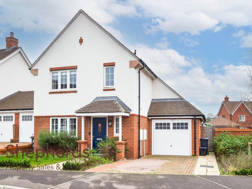 3 bed detached house for sale in Old Oak Avenue, Goffs Oak EN7, £