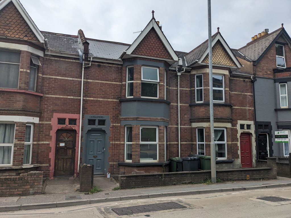 5 bed terraced house to rent in Cowley Bridge Road, Exeter EX4, £140