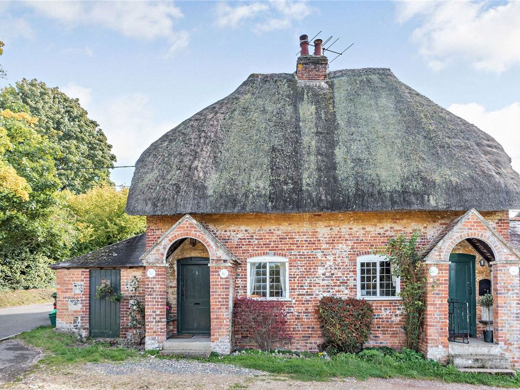 2 bed cottage for sale in Leverton, Hungerford, Berkshire RG17, £
