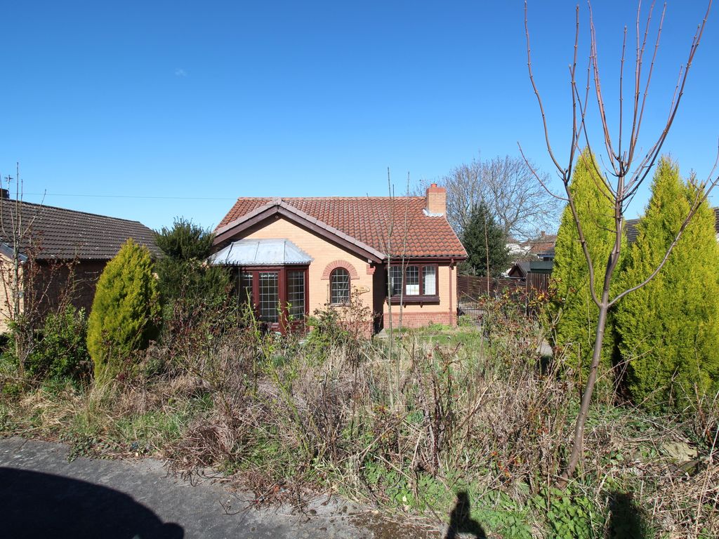 3 bed detached bungalow for sale in St. Helens Close, Thurnscoe