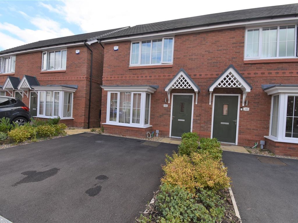 3 bed semidetached house to rent in Henry Cooper Road, Crewe CW1, £995