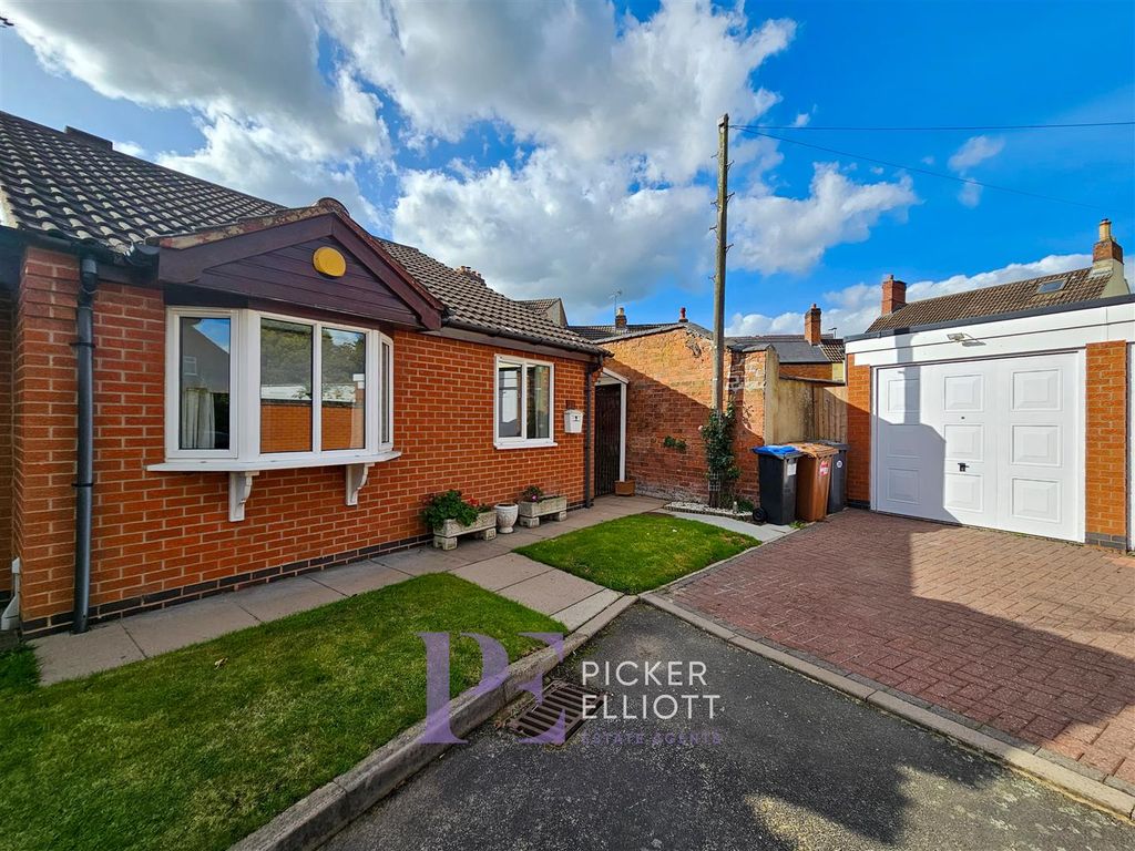 2 bed semidetached bungalow for sale in St. Marys Court, Barwell, Leicester LE9, £185,000 Zoopla