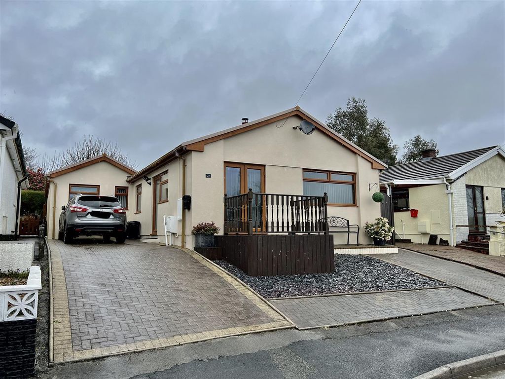 3 bed detached bungalow for sale in Derlyn Park, Tycroes, Ammanford
