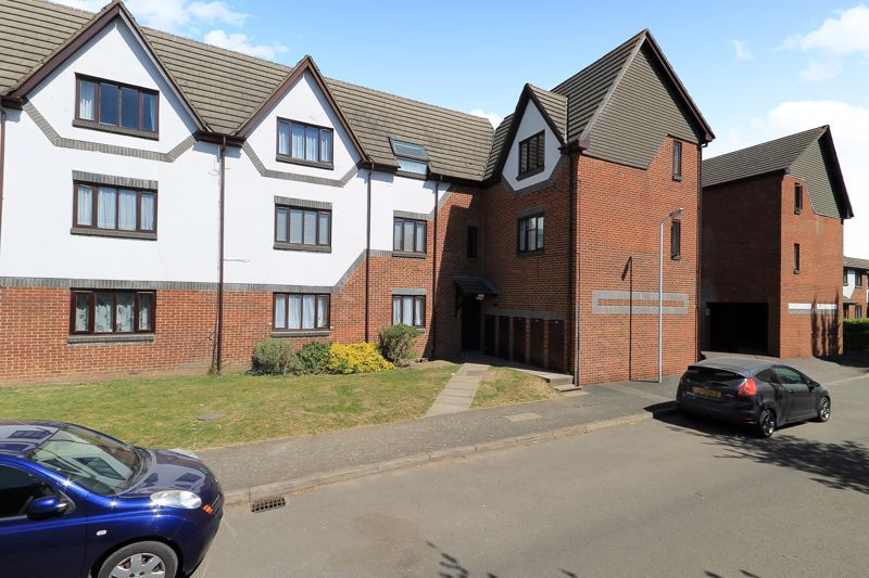 1 bed flat to rent in Allington Close, Greenford UB6, £1,300 pcm Zoopla