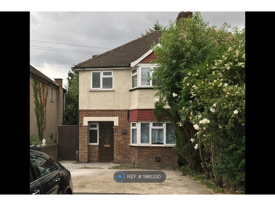 3 bed semidetached house to rent in Stanwell Road, Feltham TW14, £