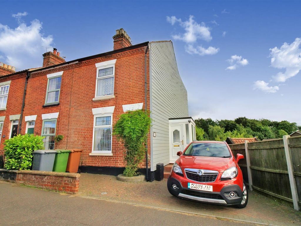 2 bed end terrace house for sale in North Walsham Road, Sprowston
