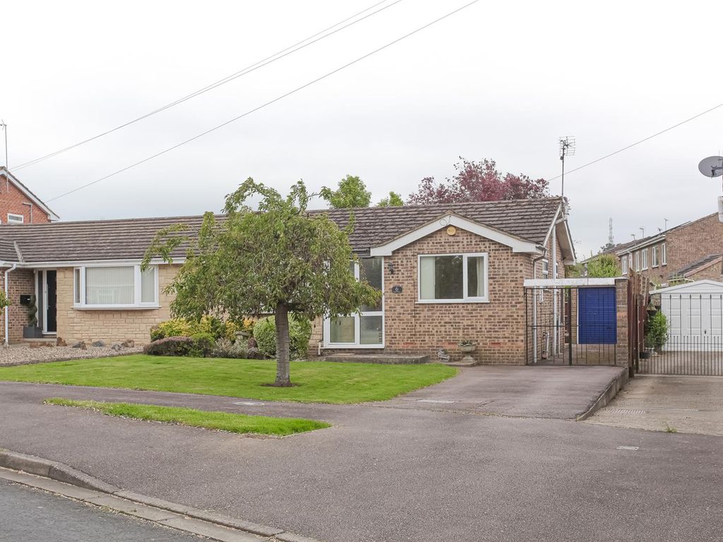 3 bed semidetached bungalow for sale in Keats Road, Banbury OX16 Zoopla