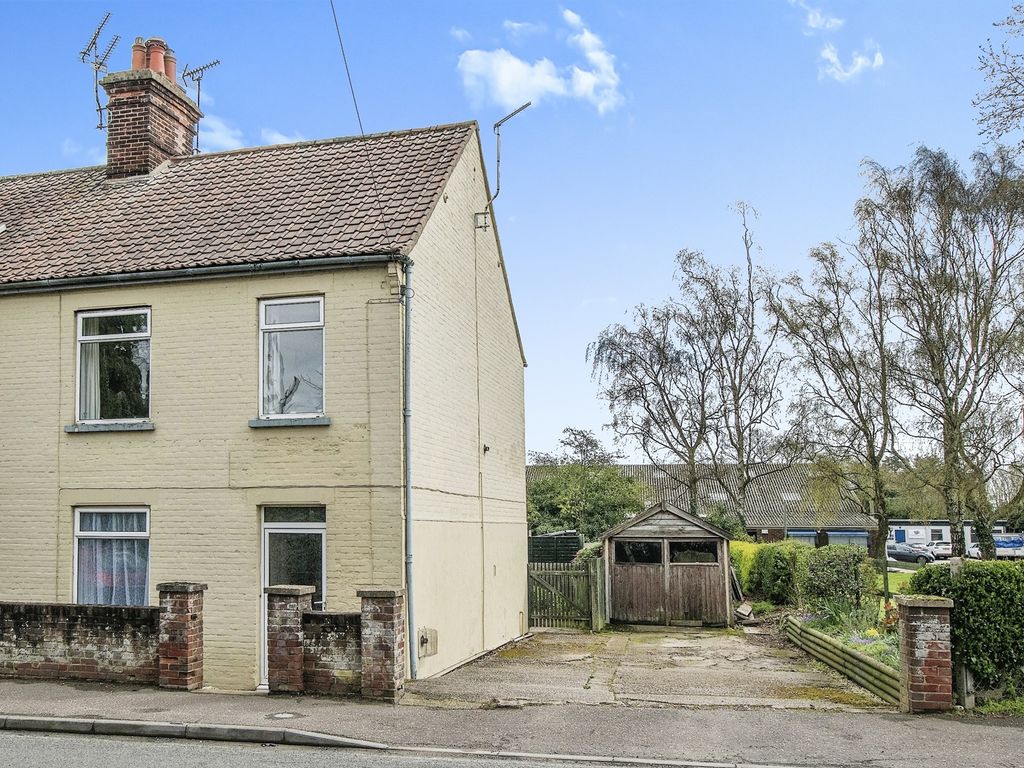 3 bed end terrace house for sale in Norwich Road, North Walsham NR28, £