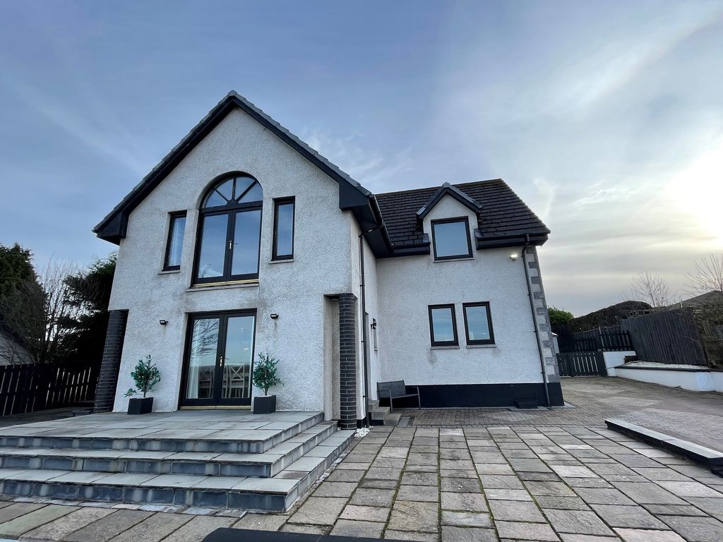 4 bed detached house for sale in 11 Druid Temple Crescent, Castle