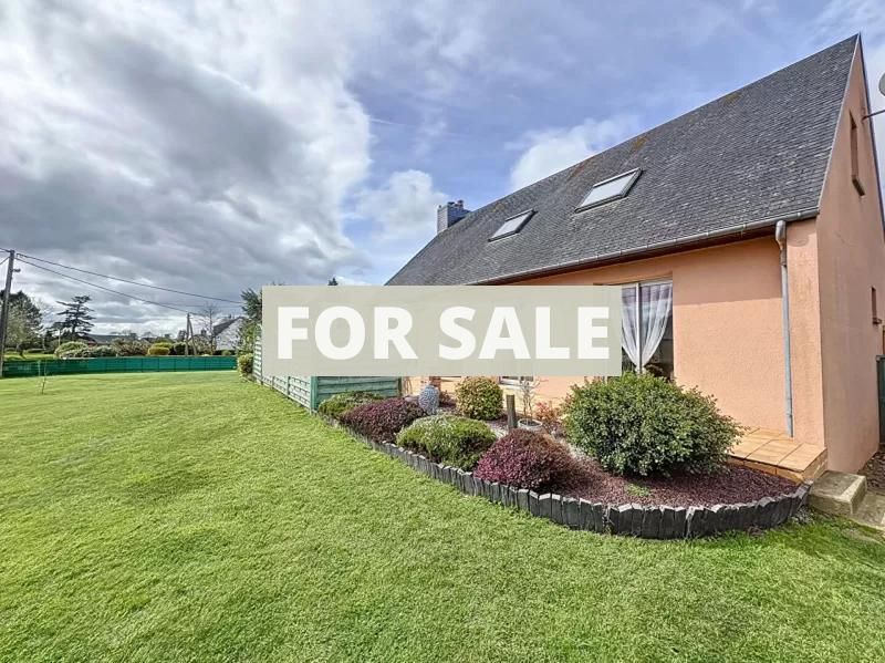 5 bed detached house for sale in SaintHilaireDuHarcouet, Basse