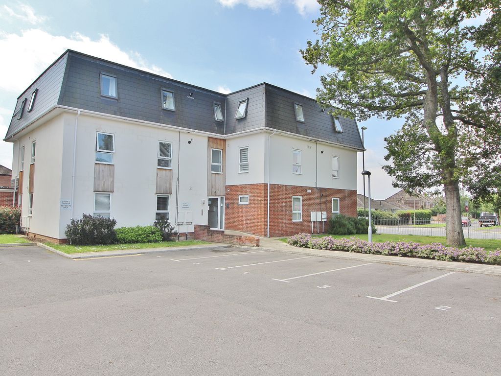 2 bed flat for sale in Hart Plain Avenue, Cowplain, Waterlooville PO8 Zoopla