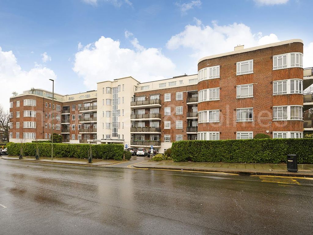 Riverside Drive, Golders Green Road, London NW11