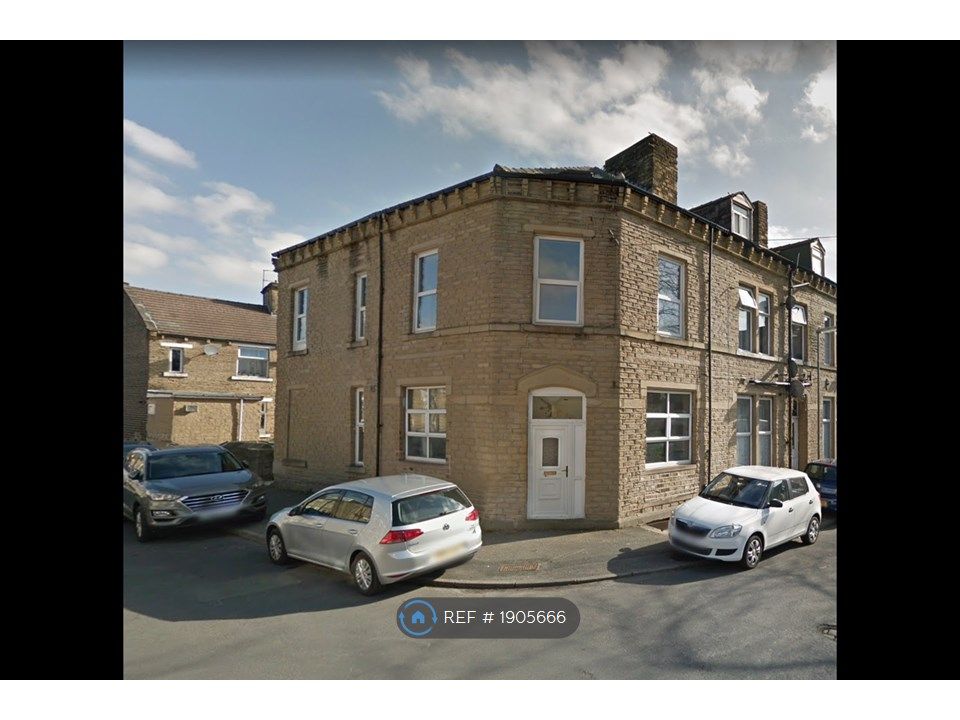 Room to rent in Hebble Street, Huddersfield HD1, £500 pcm Zoopla