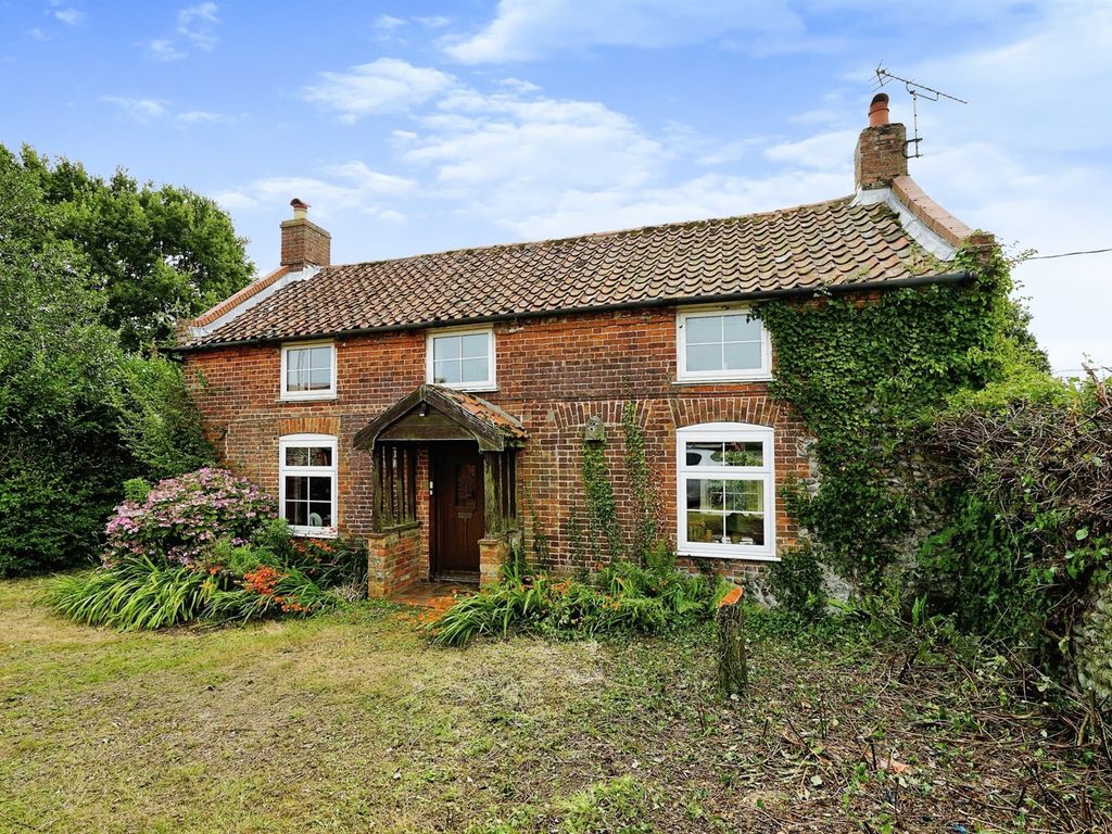 2 bed property for sale in Thorpe Road, Southrepps, Norwich NR11, £