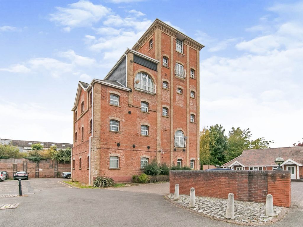 Eaglegate, East Hill, Colchester CO1  