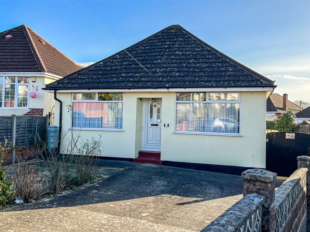 2 bed bungalow for sale in South East Crescent, Southampton SO19 Zoopla