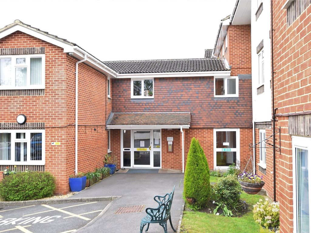 1 bed flat for sale in Clarence Road, Fleet, Hampshire GU51 Zoopla
