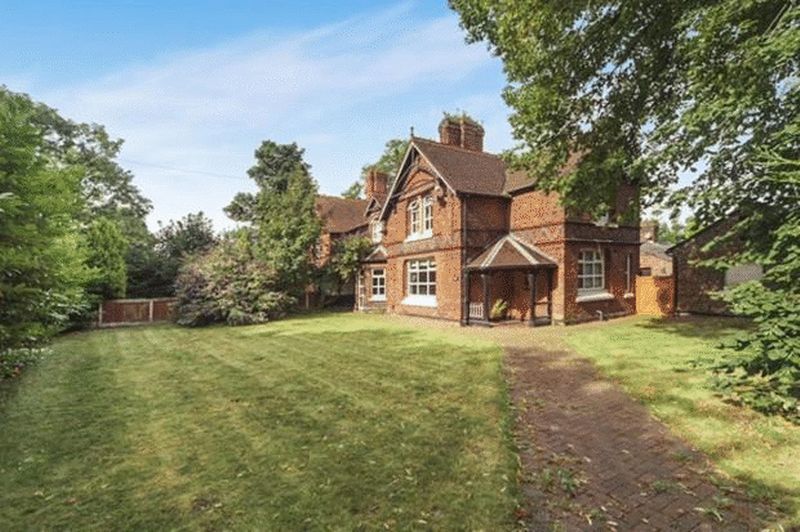 4 bed semidetached house for sale in Knowsley Lane, Prescot, Liverpool