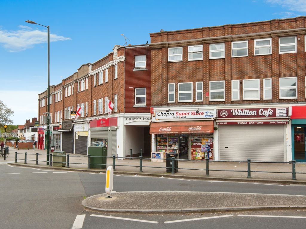 1 bed flat for sale in Nelson Road, Whitton, Twickenham TW2, £260,000