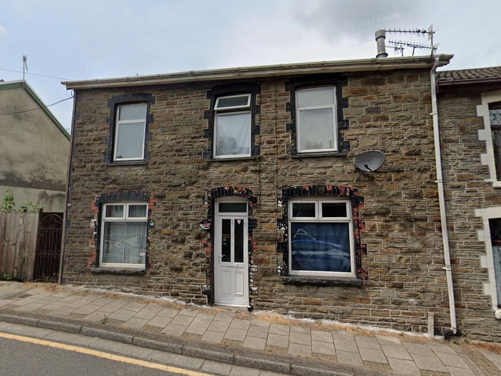 4 bed end terrace house to rent in Gloucester Buildings, Bridgend CF32