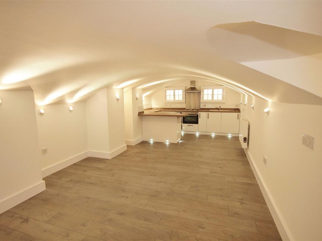 2 bed flat to rent in Berkeley Street, Gloucester, Gloucester GL1, £895