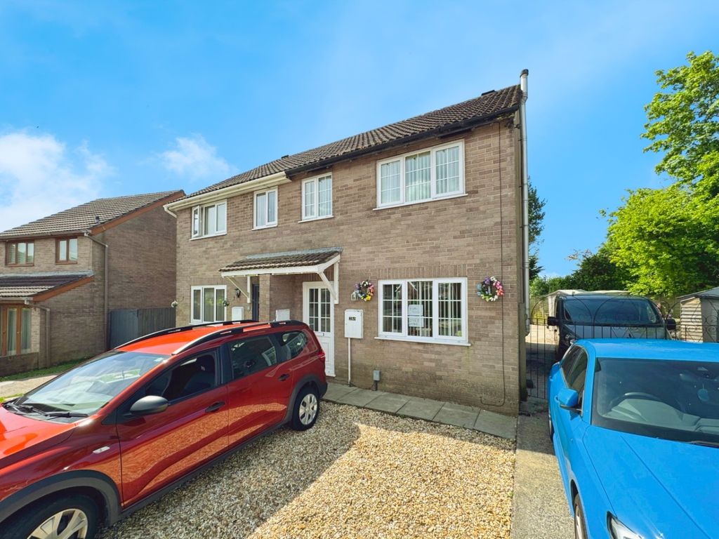 3 bed semidetached house for sale in Heol Gwenallt, Gorseinon, Swansea