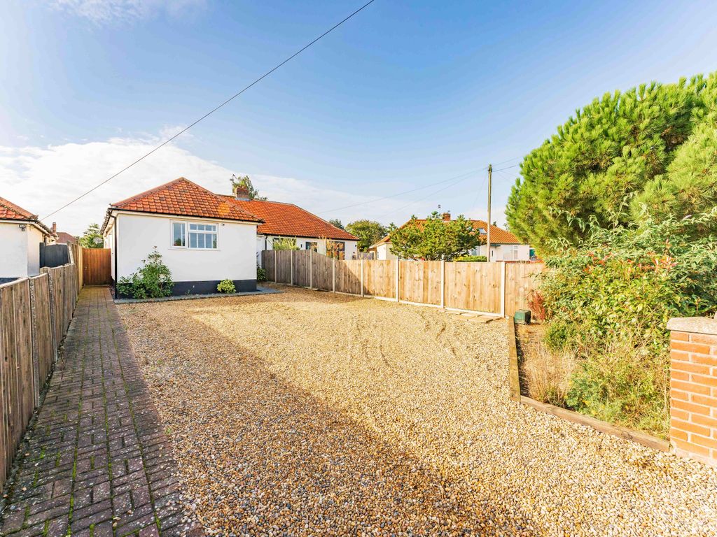 3 bed semidetached bungalow for sale in Thor Close, Thorpe St. Andrew