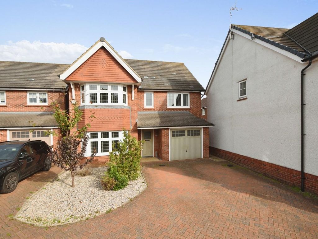 4 bed detached house for sale in Gardeners View, Hardingstone