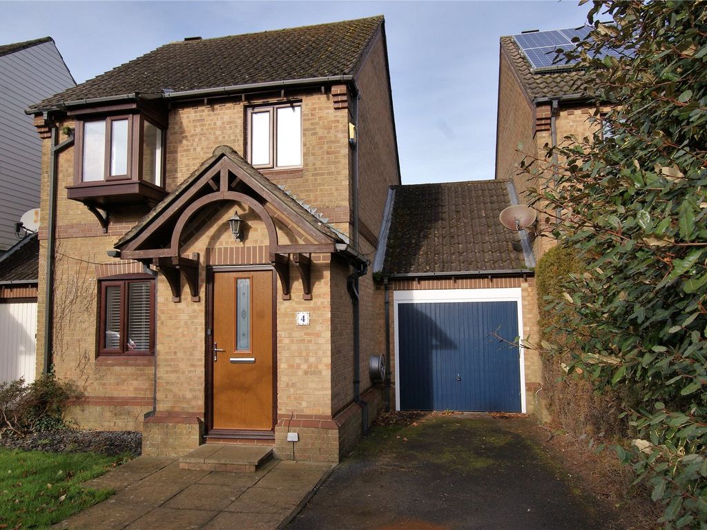 3 bed linkdetached house to rent in Diana Way, Corfe Mullen, Wimborne
