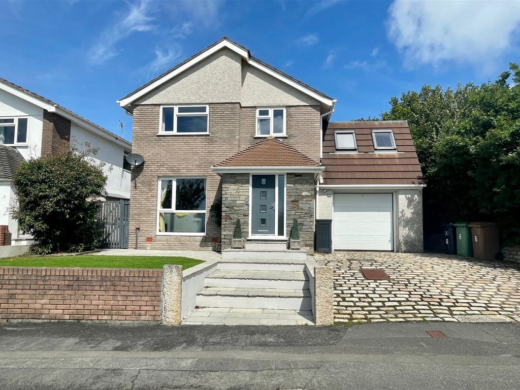 4 bed detached house for sale in Combley Drive, Thornbury, Plymouth