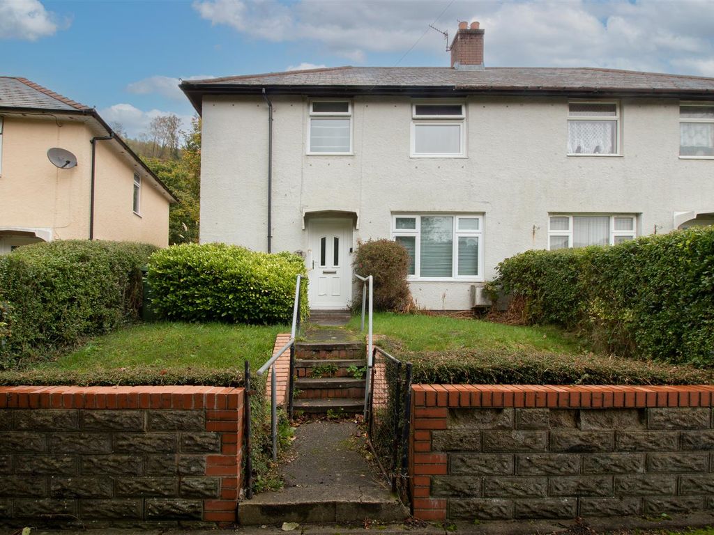 3 bed semidetached house for sale in Morrisville, Cross Keys, Newport