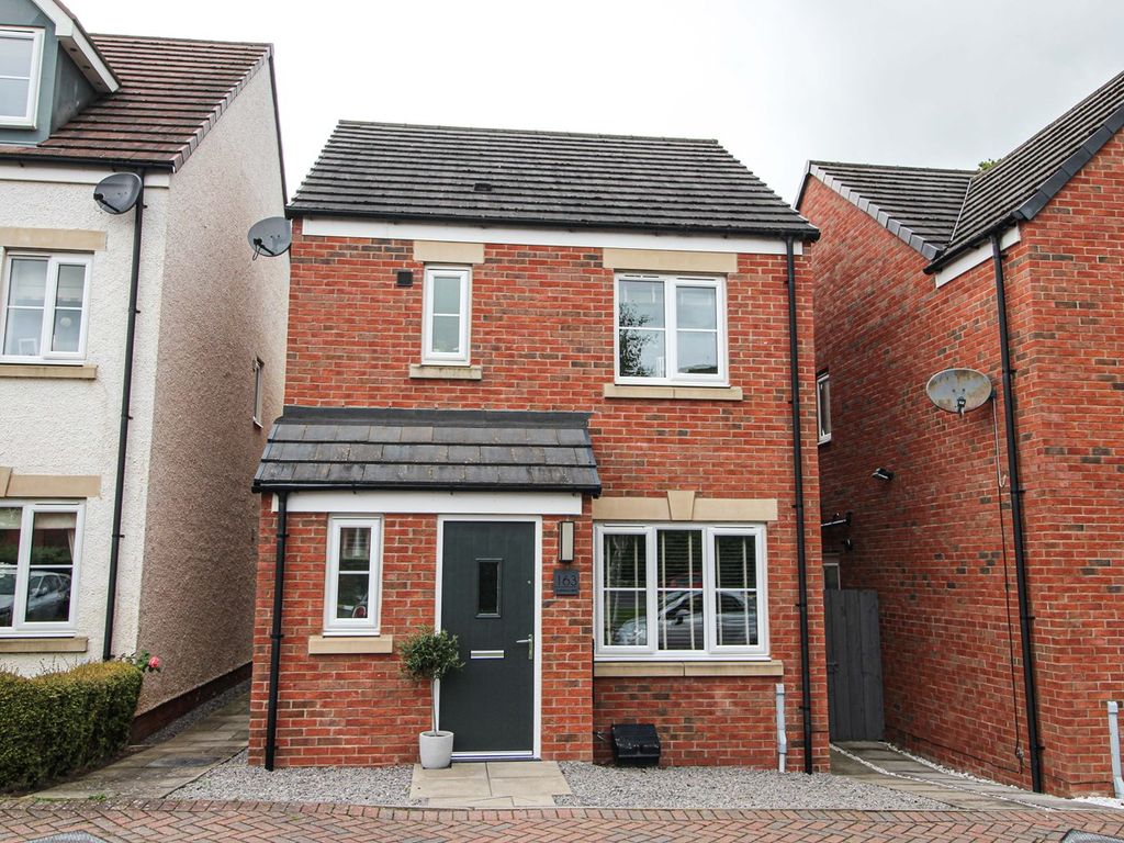 3 bed detached house for sale in Glaramara Drive, Brackenleigh