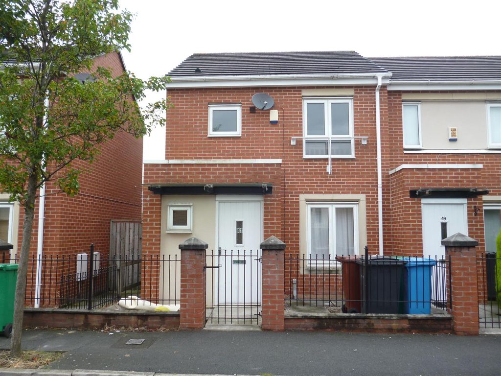3 bed property to rent in 47 Warde Street, Hulme, Manchester M15, £