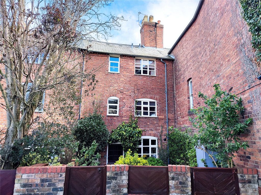 3 bed terraced house for sale in Willow Street, Oswestry, Shropshire