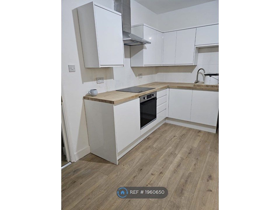 Room to rent in Hitchin Road, Luton LU2, £450 pcm Zoopla