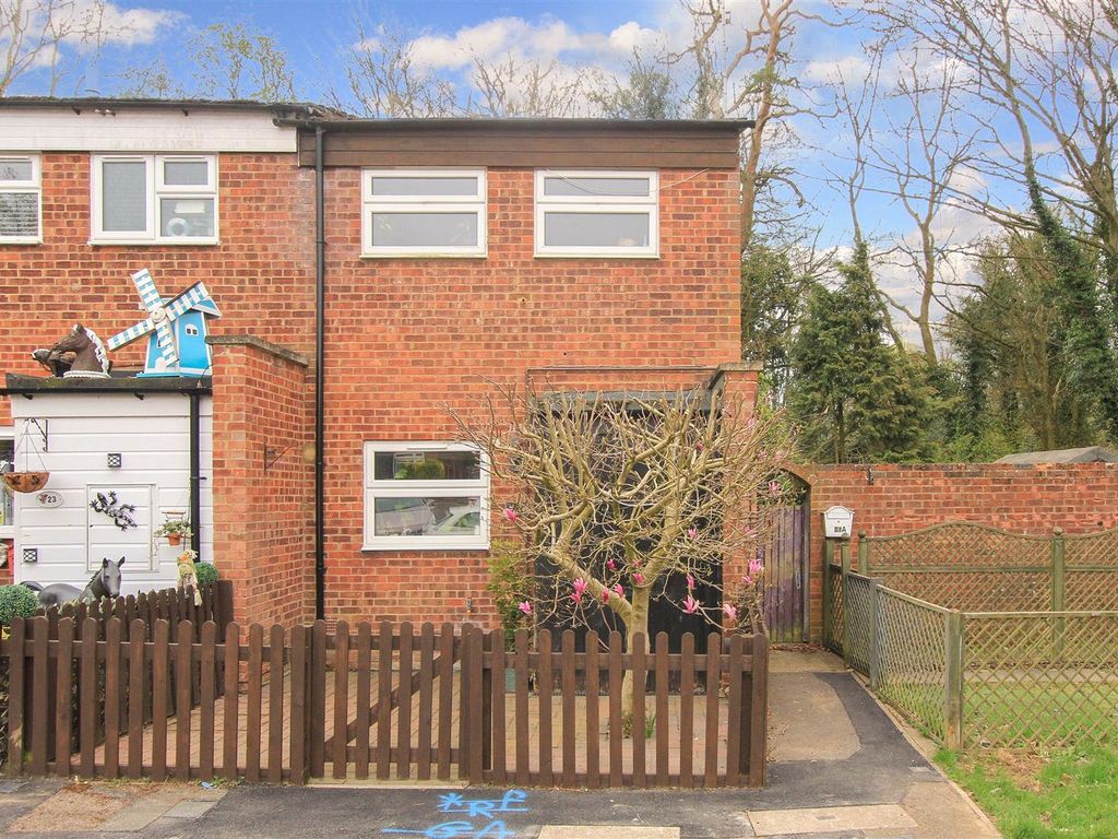 2 bed terraced house for sale in Katrine Square, Hemel Hempstead HP2