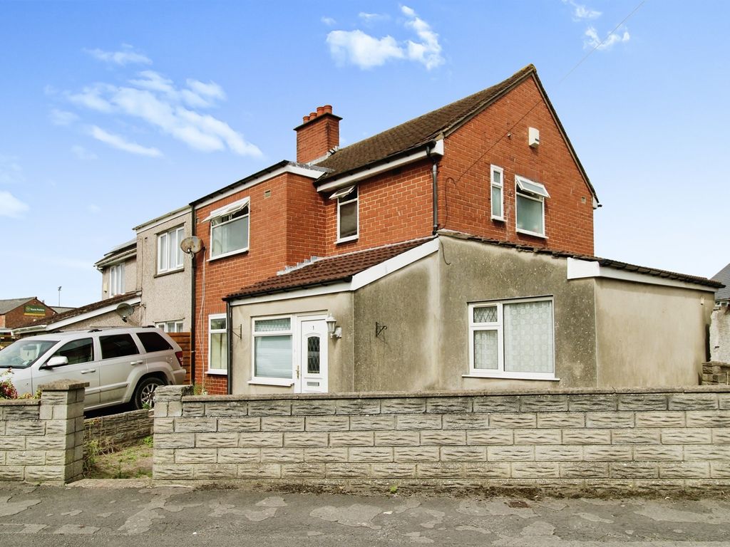4 bed semidetached house for sale in Aneurin Road, Barry CF63, £