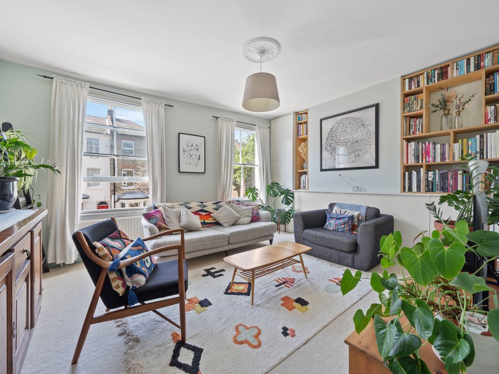 3 bed flat for sale in Charteris Road, London N4, £825,000 Zoopla