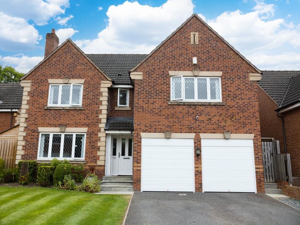 5 bed detached house for sale in Stoneleigh Close, Shadwell, Leeds LS17