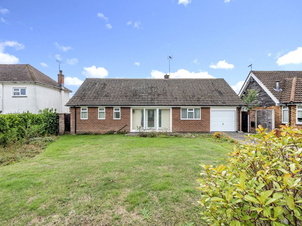 3 bed bungalow for sale in High Wych Road, Sawbridgeworth