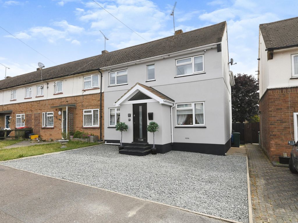 3 bed end terrace house for sale in Cornwall Road, Pilgrims Hatch