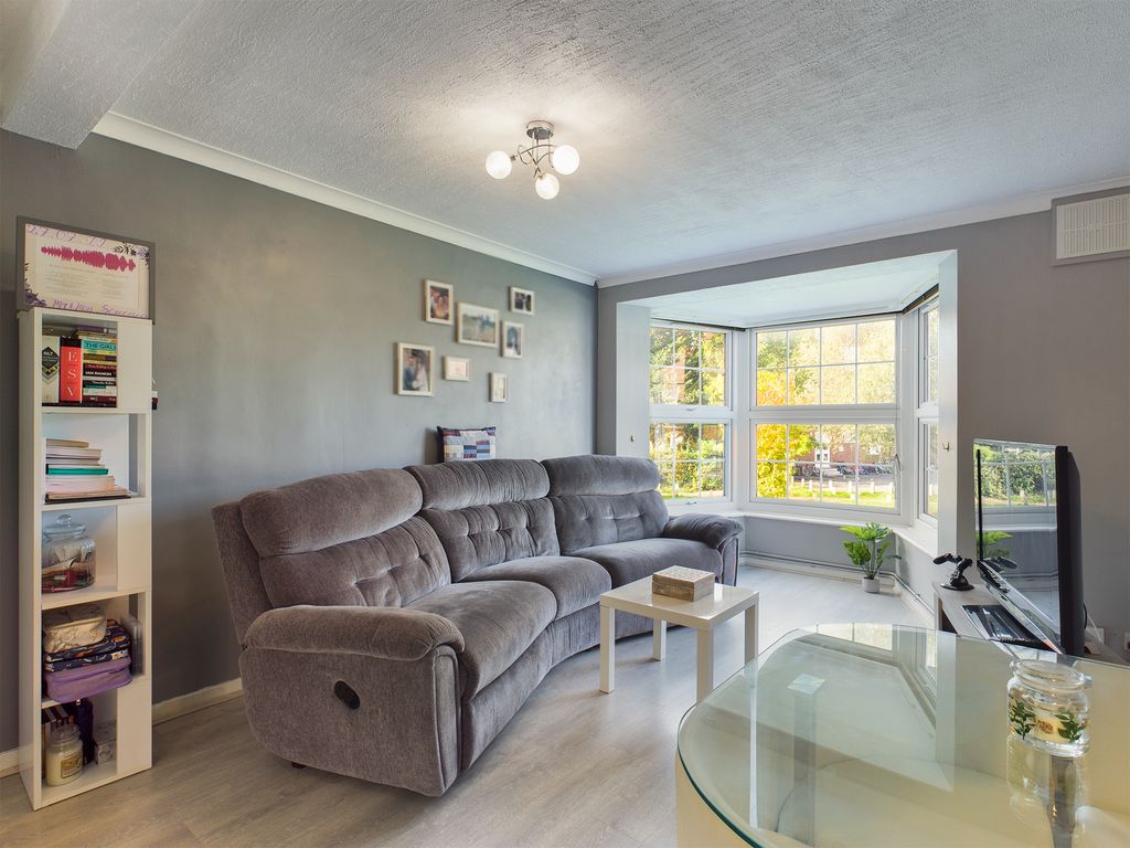 2 bed flat for sale in Homestead Court, Welwyn Garden City AL7 Zoopla