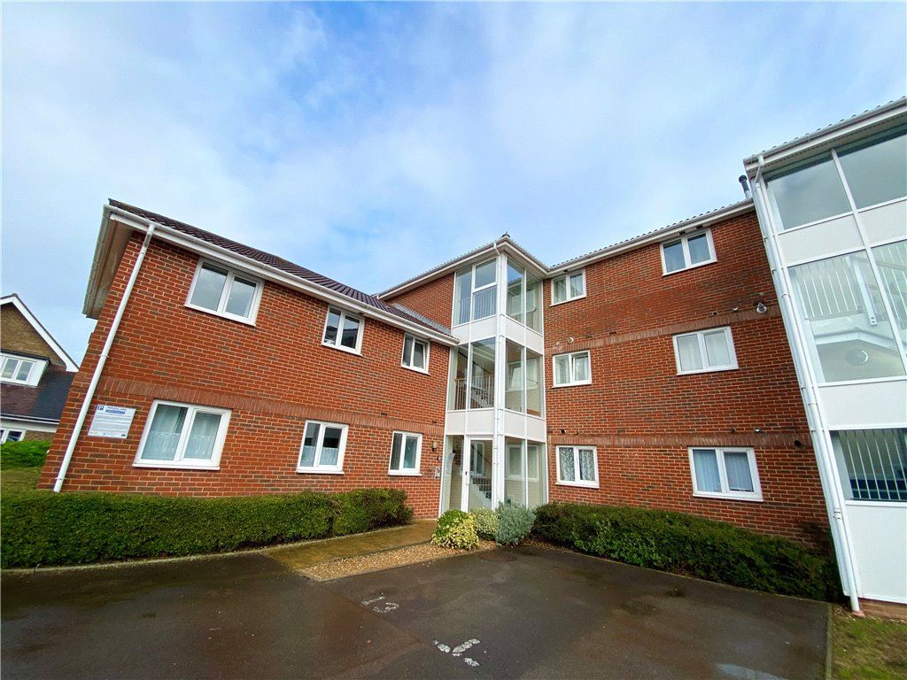 2 bed flat for sale in Havant Road, Cosham, Portsmouth PO6, £185,000