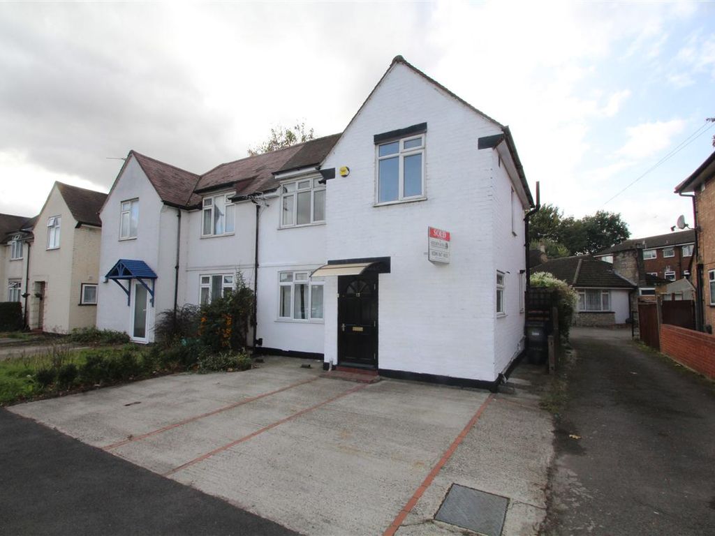 3 bed semidetached house to rent in Harlington Road East, Feltham TW14