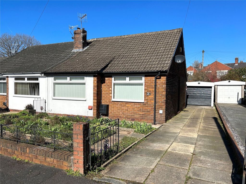 2 bed semidetached bungalow for sale in Linley Drive, Oldham, Greater