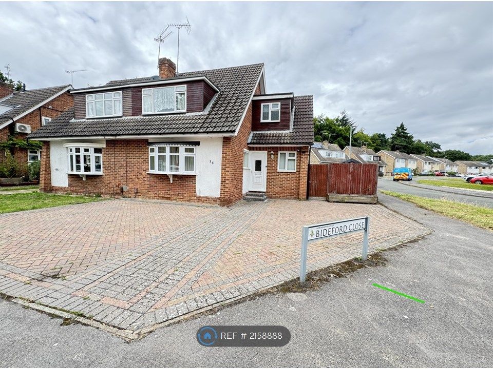 3 bed semidetached house to rent in Bideford Close, Woodley, Reading