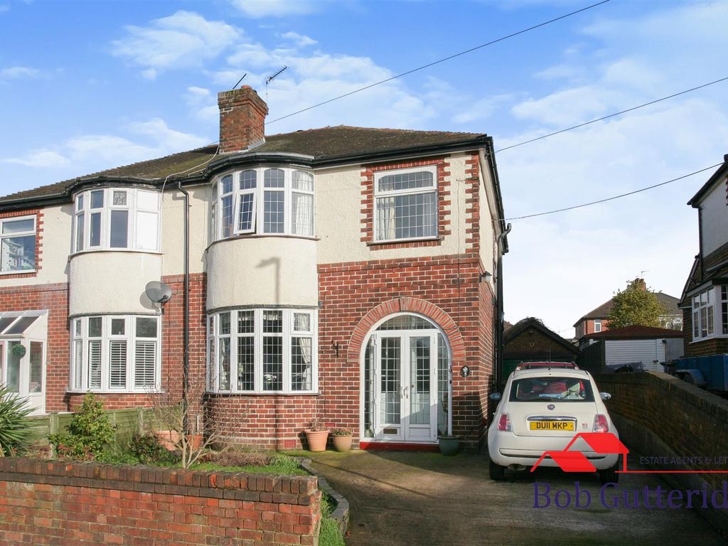 3 bed semidetached house for sale in Ashcroft Grove, Porthill