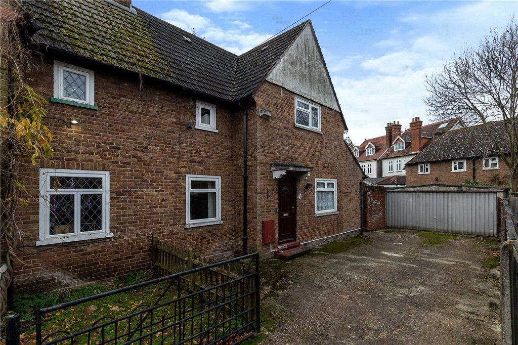 Old Palace Road, Weybridge, Surrey KT13  